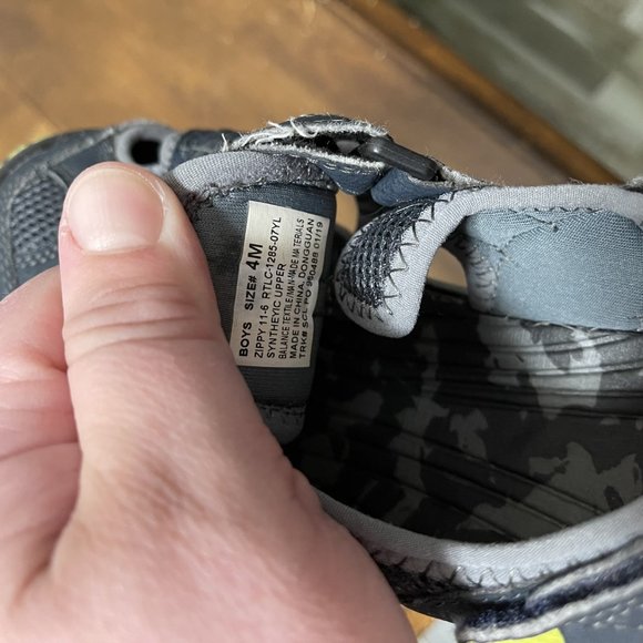 Boys Shoes, Size 4M - Picture 5 of 5